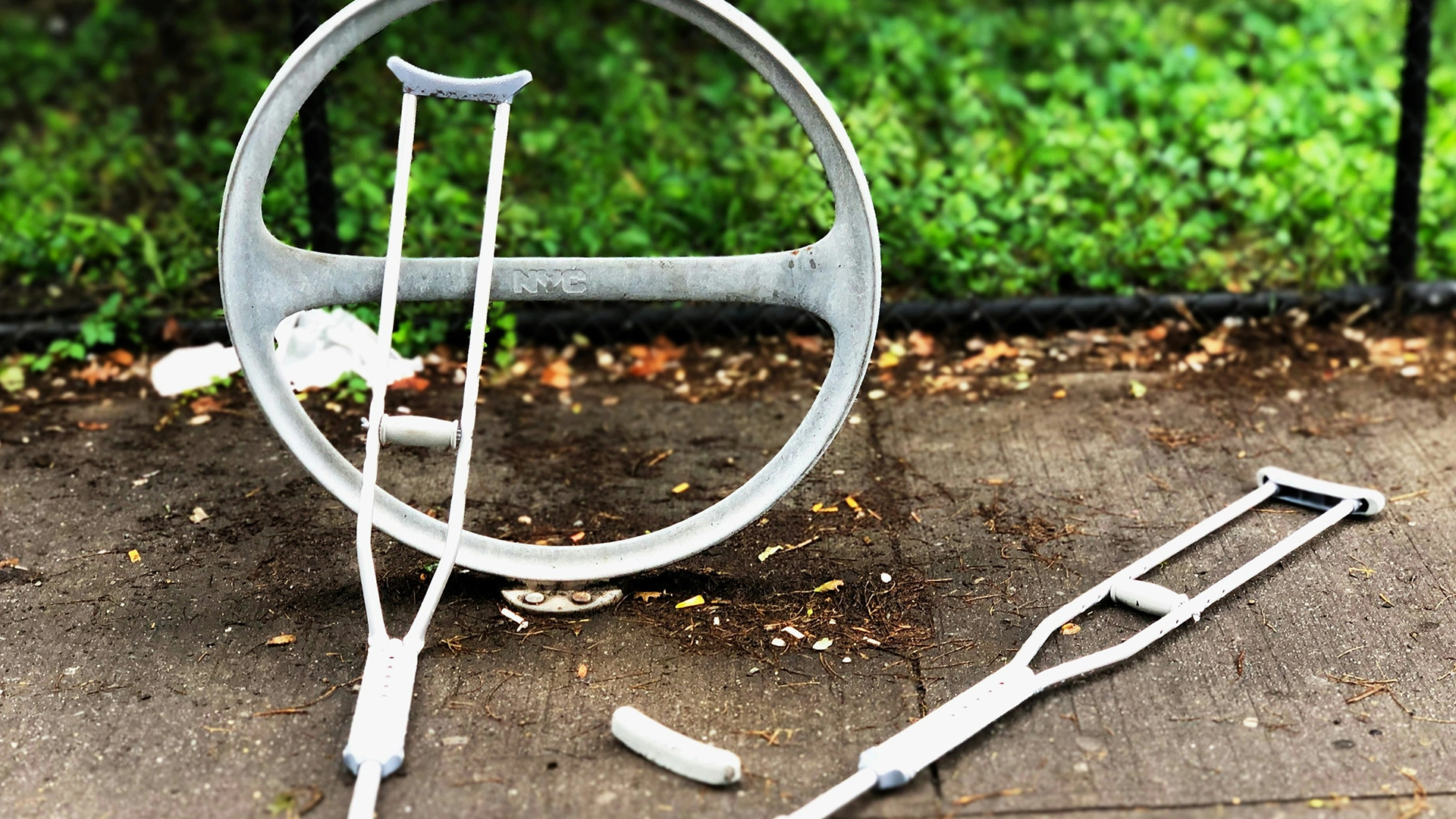 B&aelig;rbar AI-enhet hjelper slagoverlevende med &aring; unng&aring; fall i rehabilitering