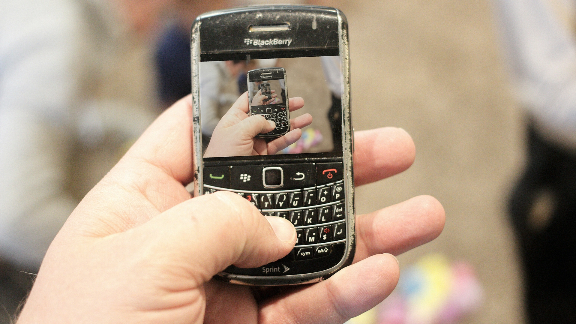 Nostalgi Teknologi: TikTok Gjeninnf&oslash;rer BlackBerry
