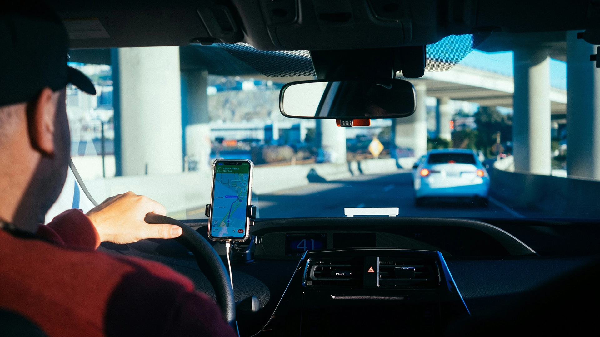 Uber anklages for &aring; bruke algoritmer for &aring; &oslash;ke fortjenesten p&aring; sj&aring;f&oslash;renes bekostning