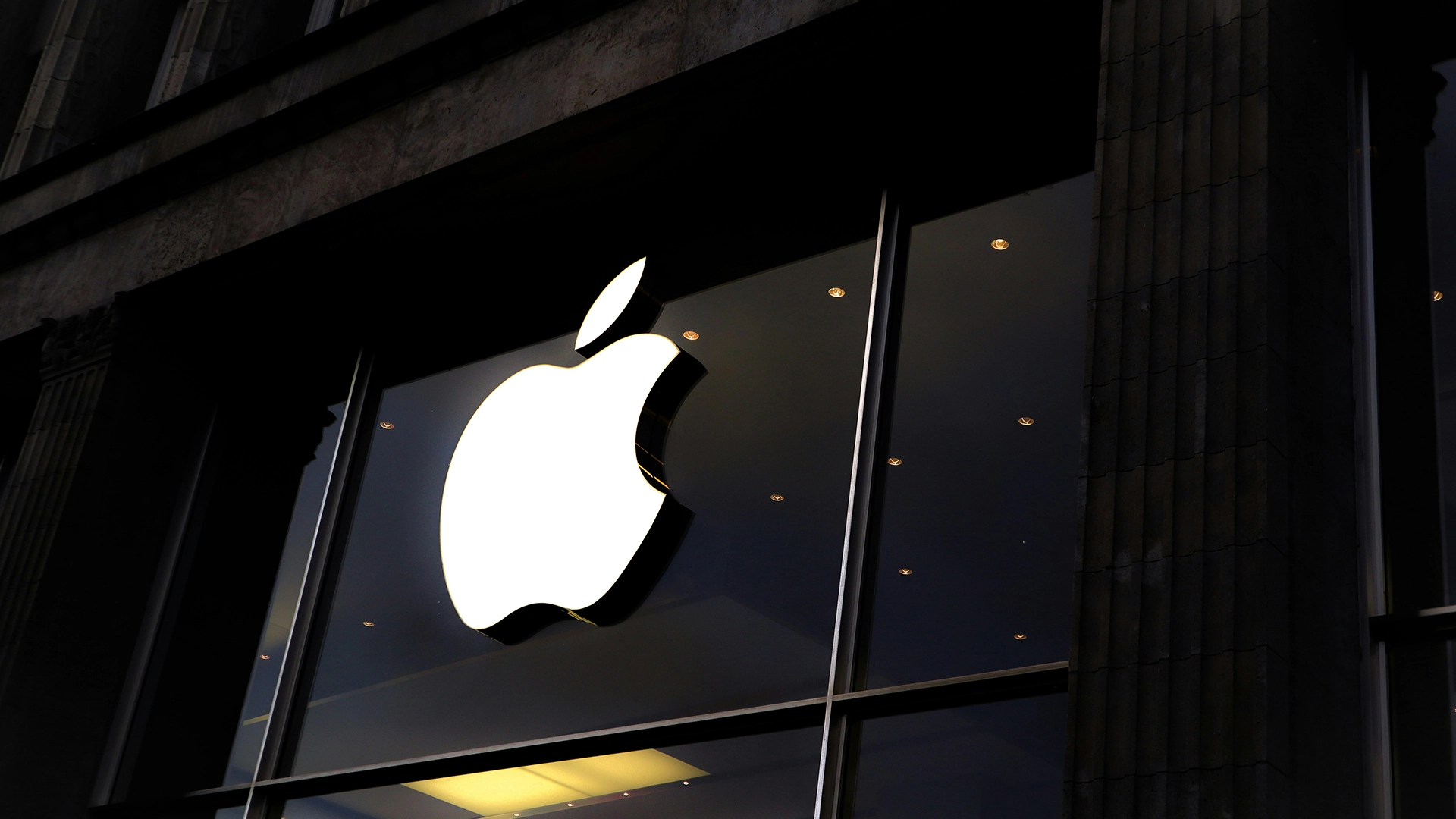 Apple vil &oslash;ke pengebruken p&aring; utvikling av AI